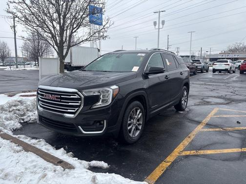 2023 GMC Terrain SLT