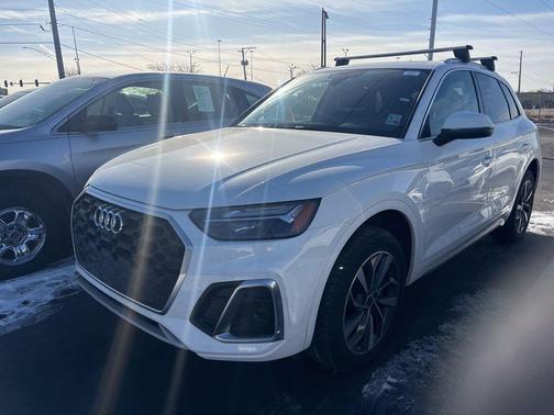 2024 Audi Q5 45 S line Premium