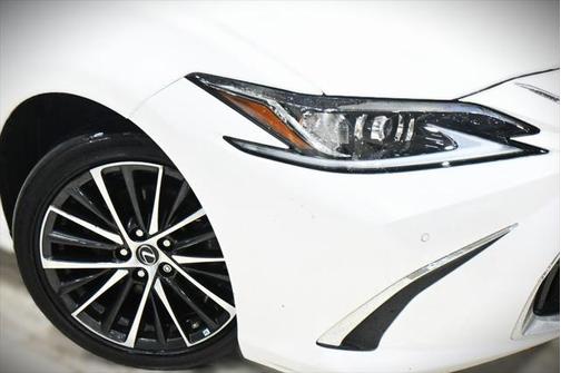 2022 Lexus ES 250 Base