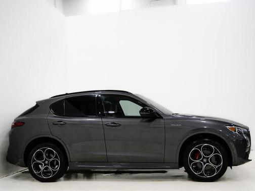 2022 Alfa Romeo Stelvio Veloce