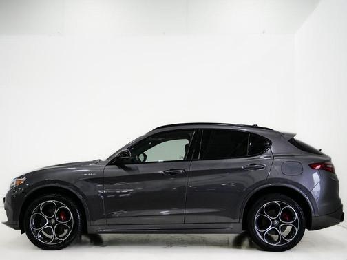 2022 Alfa Romeo Stelvio Veloce