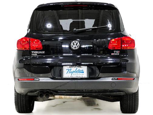 Pearl Metallic 2017 Volkswagen Tiguan Limited 2.0T