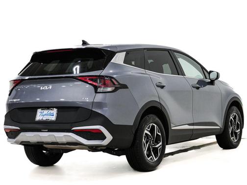 Everlasting Silver 2025 Kia Sportage LX