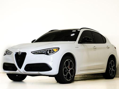 Alfa White 2023 Alfa Romeo Stelvio Veloce