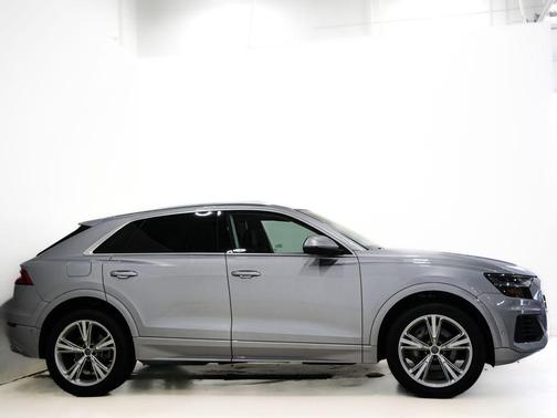 Florett Silver Metallic 2019 Audi Q8 3.0T Prestige