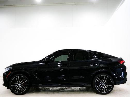 2022 BMW X6 M50i