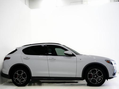 2022 Alfa Romeo Stelvio Ti