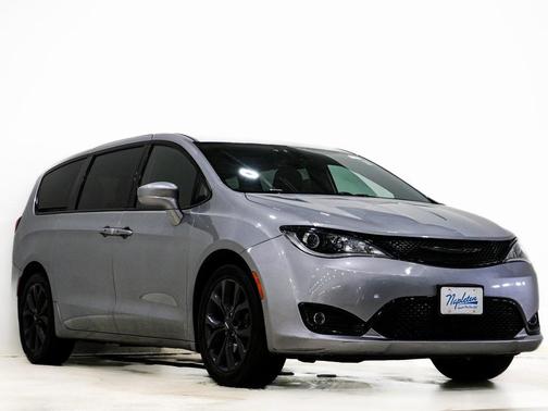 2020 Chrysler Pacifica Touring