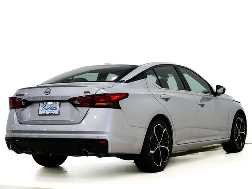 Brilliant Silver Metallic 2024 Nissan Altima 2.5 SR