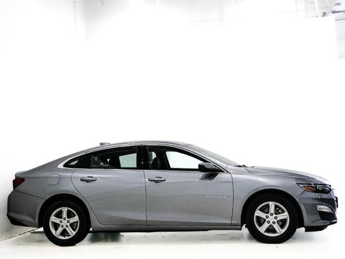Sterling Gray Metallic 2024 Chevrolet Malibu LT