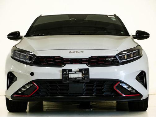 Snow White Pearl 2023 Kia Forte GT