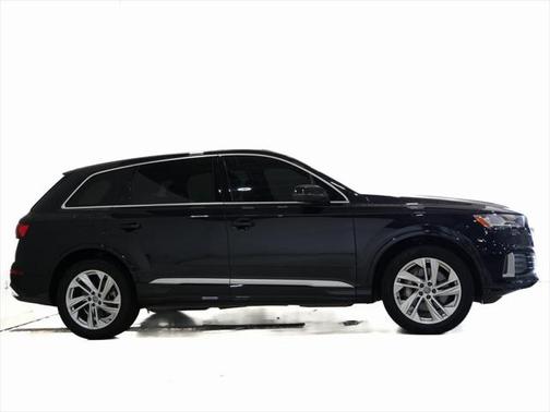 2021 Audi Q7 45 Premium Plus