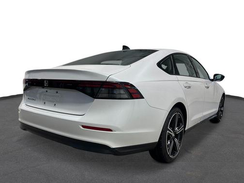 Platinum White 2026 Honda Accord SE