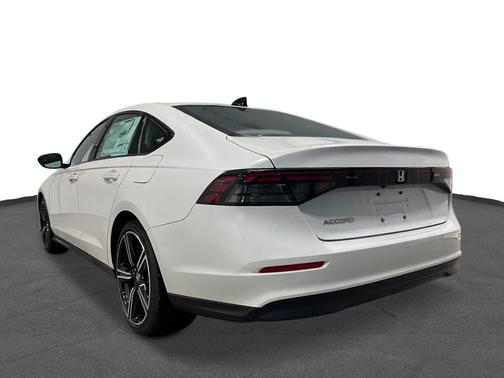 Platinum White 2026 Honda Accord SE