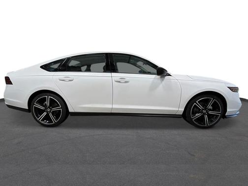 Platinum White 2026 Honda Accord SE