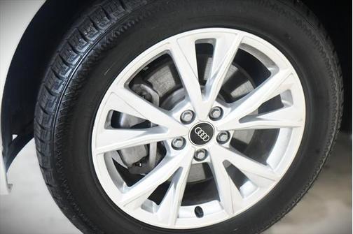 2023 Audi Q3 Premium
