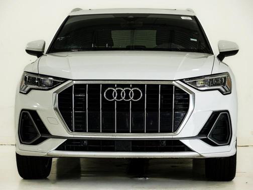 2023 Audi Q3 Premium
