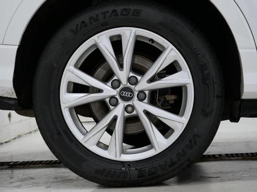 2023 Audi Q3 Premium