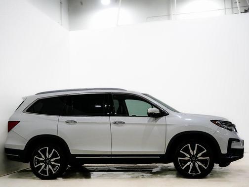 2022 Honda Pilot Touring 8-Passenger