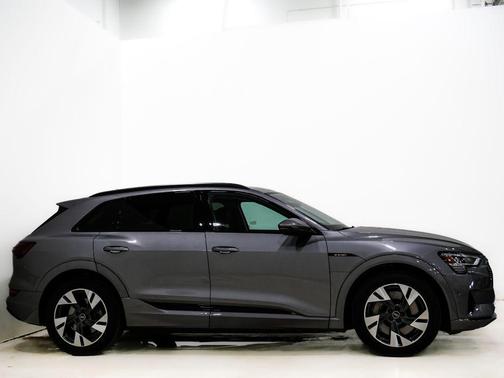 2023 Audi e-tron Premium