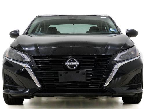 Super Black Clearcoat 2024 Nissan Altima 2.5 SV