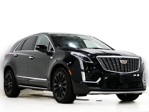 Stellar Black Metallic 2021 Cadillac XT5 Premium Luxury