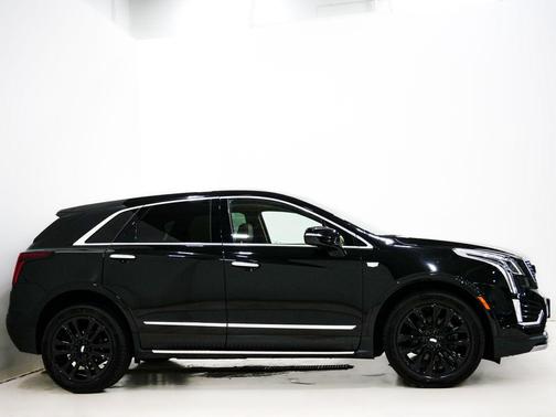 Stellar Black Metallic 2021 Cadillac XT5 Premium Luxury