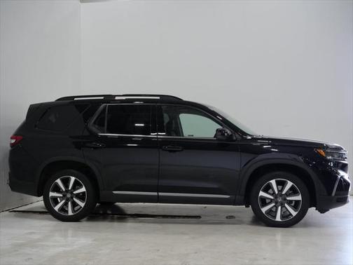 2023 Honda Pilot Touring 8-Passenger