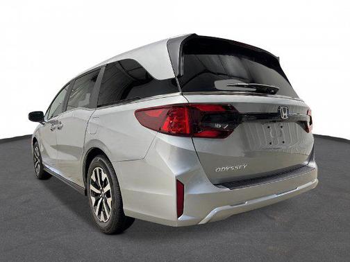 Silver 2027 Honda Odyssey EX-L