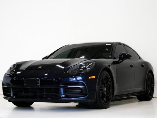 2018 Porsche Panamera 4