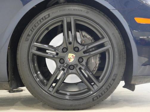 2018 Porsche Panamera 4