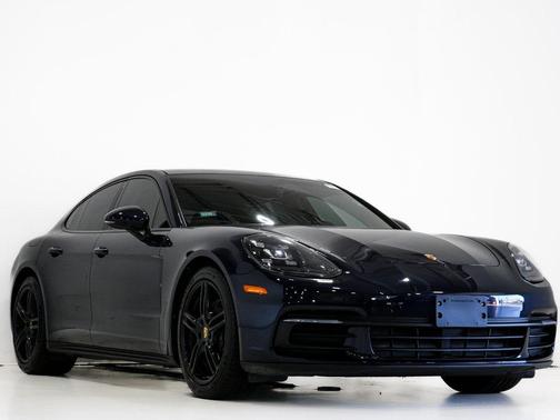2018 Porsche Panamera 4