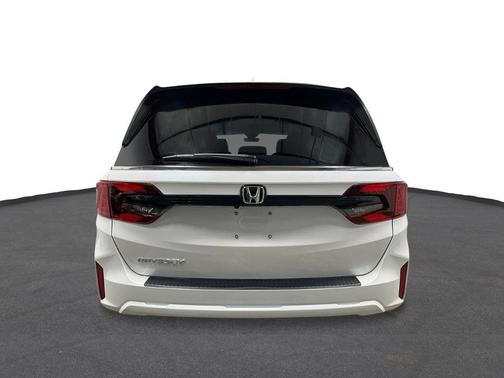 Platinum White Pearl 2026 Honda Odyssey EX-L