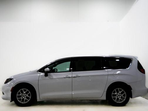 2017 Chrysler Pacifica LX