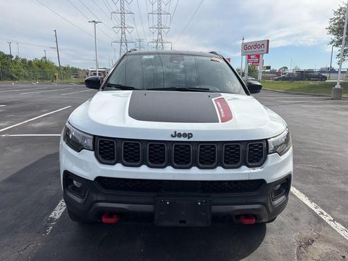 Bright White Clearcoat 2025 Jeep Compass Trailhawk
