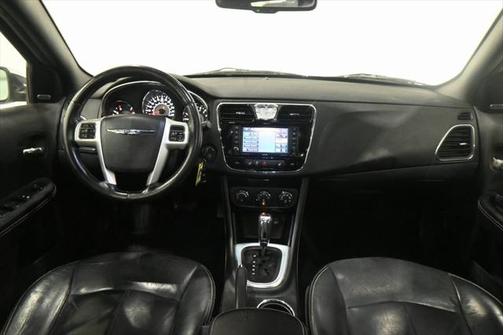 2013 Chrysler 200 Limited