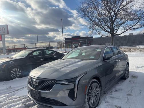 2023 Cadillac CT4 Premium Luxury