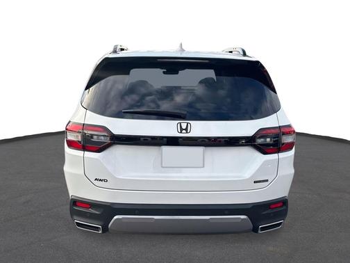 2026 Honda Pilot Touring 8-Passenger