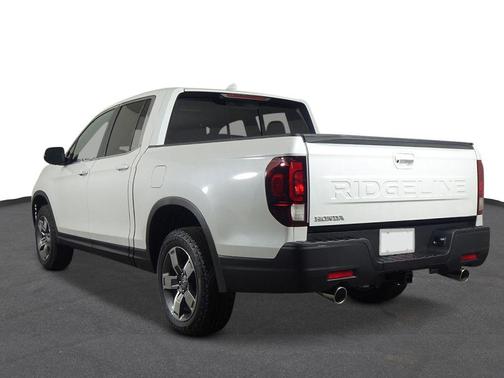 Platinum White 2026 Honda Ridgeline RTL