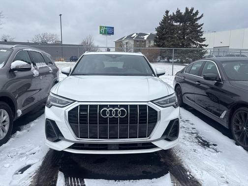 2023 Audi Q3 Premium