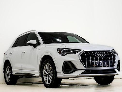 2023 Audi Q3 Premium