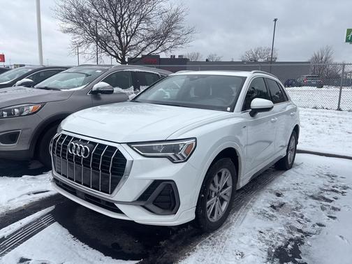 2023 Audi Q3 Premium