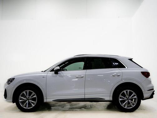 2023 Audi Q3 Premium