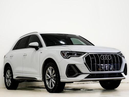 2023 Audi Q3 Premium