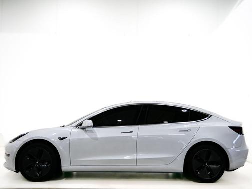 White 2019 Tesla Model 3 Long Range