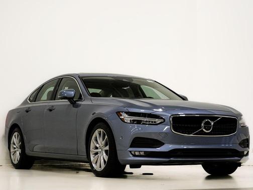 2017 Volvo S90 T6 Momentum