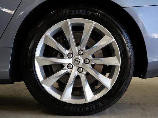 2017 Volvo S90 T6 Momentum