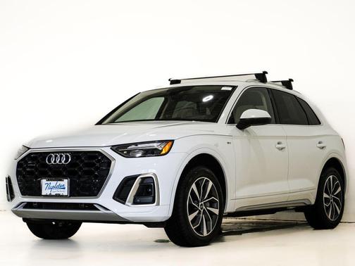 Glacier White 2022 Audi Q5 45 S line Premium