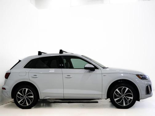 Glacier White 2022 Audi Q5 45 S line Premium