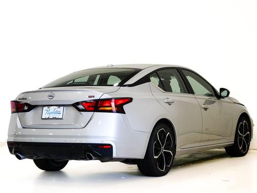 Brilliant Silver Metallic 2024 Nissan Altima 2.5 SR